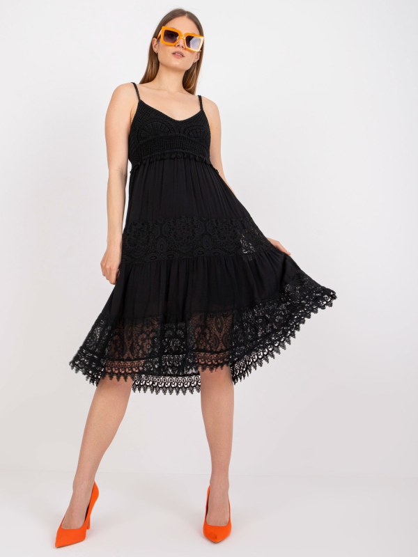 Černé rozevláté šaty na ramínka s krajkou OCH BELLA - šaty