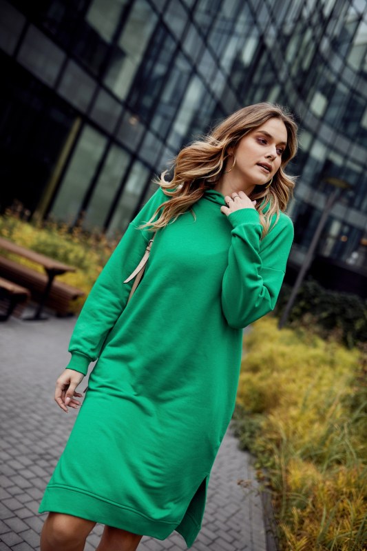 Sportovní zelené midi šaty s kapucí - Dámské oblečení šaty
