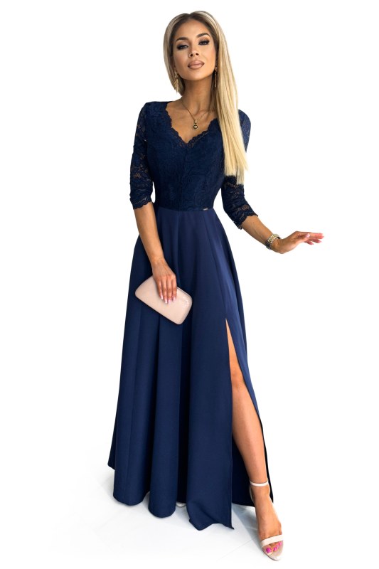 Elegantní dlouhé šaty s krajkovým výstřihem Numoco AMBER - tmavě modré - Dámské oblečení šaty