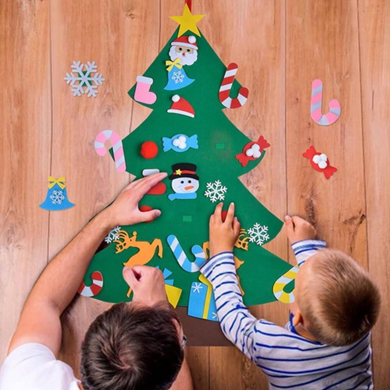 Nástěnný vánoční stromeček k ozdobení - Dárky