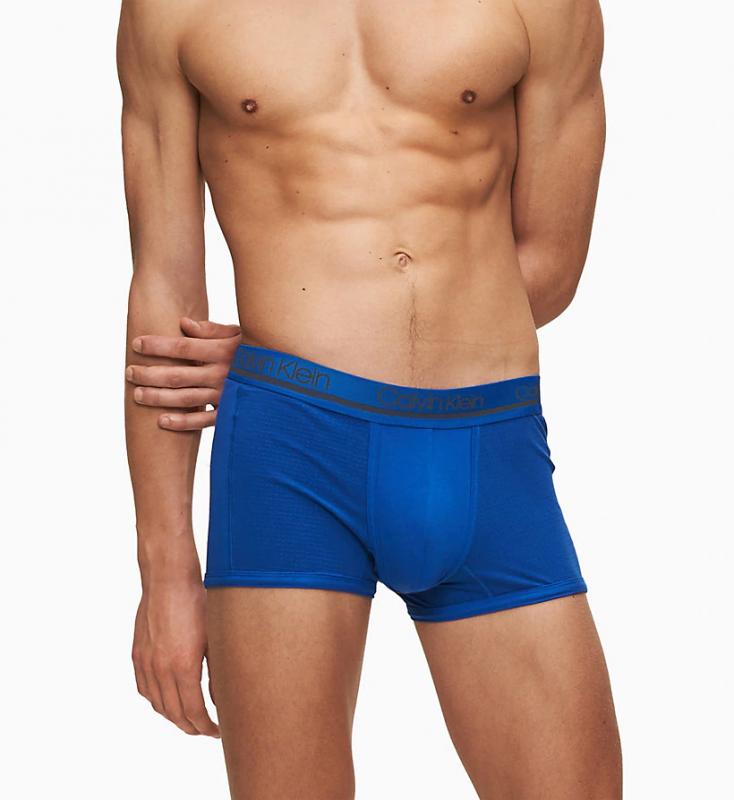 Boxerky NB2177A-LK8 modrá - Calvin Klein - Pánské oblečení spodní prádlo boxerky
