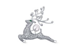 JwL Luxury Pearls Půvabná perlová brož s krystaly Jelínek JL0792