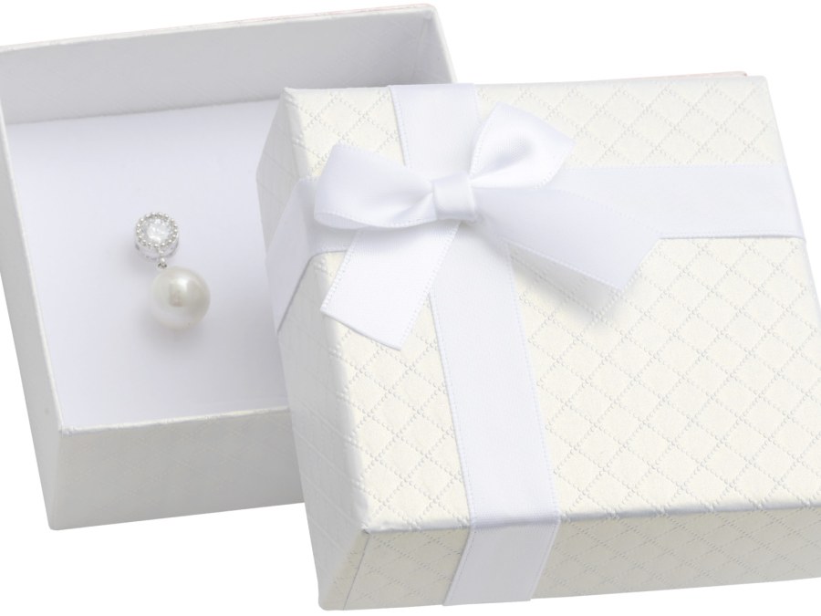 JK Box Bílá dárková krabička na soupravu šperků s mašlí AT-5/A1