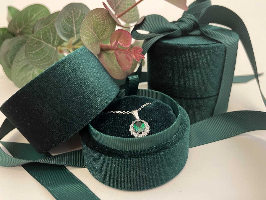 JK Box Smaragdová dárková krabička na řetízek se stužkou LTR-3/S/A19 - Dárkové krabičky na šperky Krabičky na šperky Krabičky na šperky - malé
