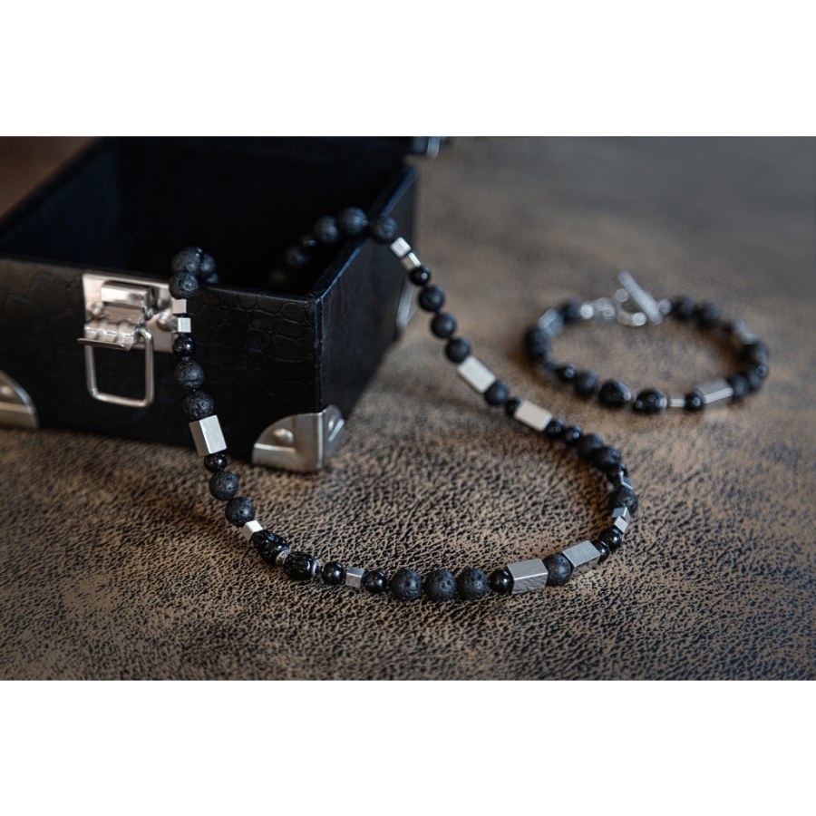 Lampglas Pánský náhrdelník Cryptic Darkness s perlami Lampglas a lávovým kamenem NFM11 - Náhrdelníky
