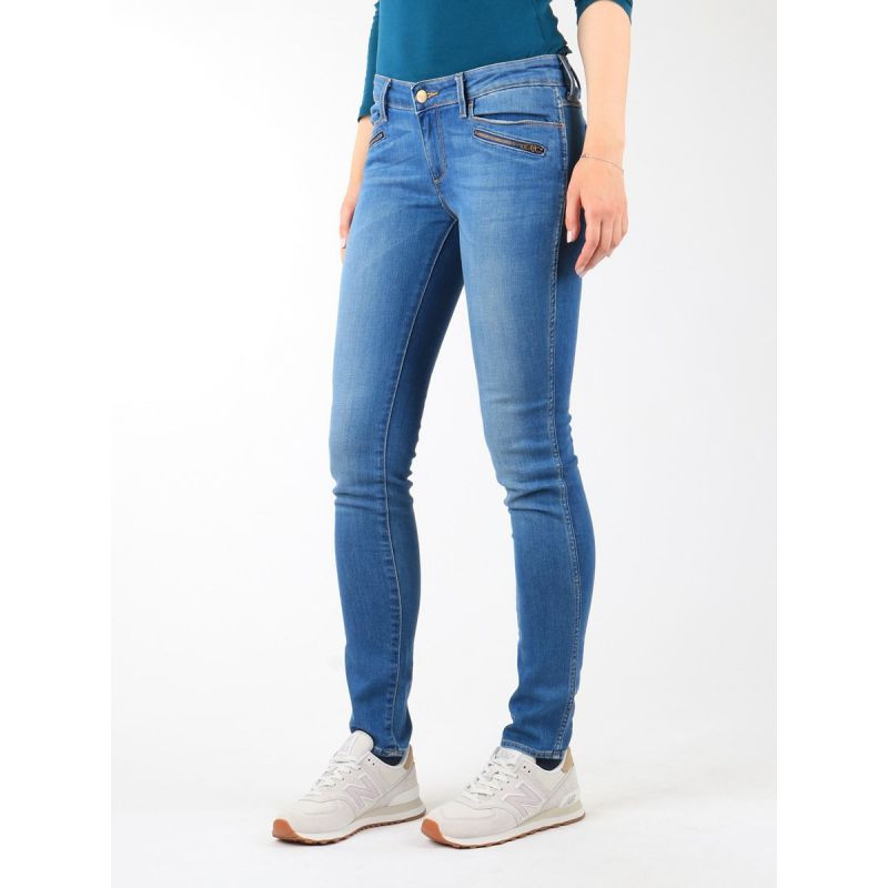 Dámské džíny Wrangler Courtney Skinny Jeans W23SJJ58V - Pro ženy kalhoty