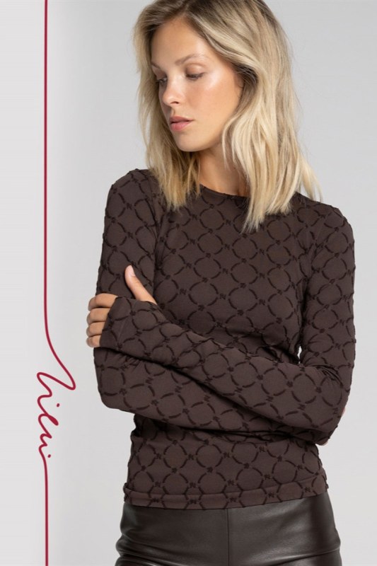 Bezešvá halenka s monogramem