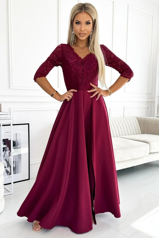 309-9 AMBER elegantní dlouhé maxi šaty s&nbsp;krajkovým výstřihem - Bordeaux - Dámské oblečení Ženy šaty