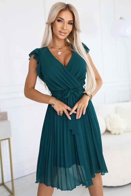 374-8 POLINA Plisované šaty s výstřihem a volánky - ZELENÉ