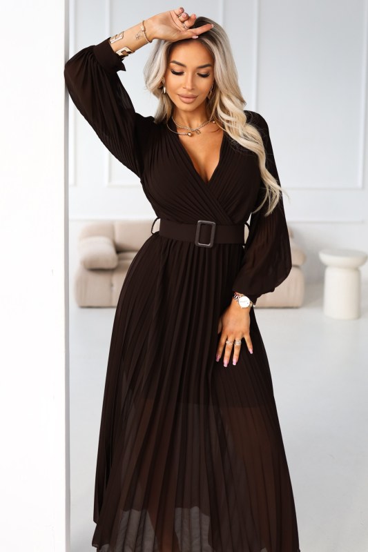 414-11 KLARA plisované elegantní midi šaty s páskem a výstřihem - čokoládové