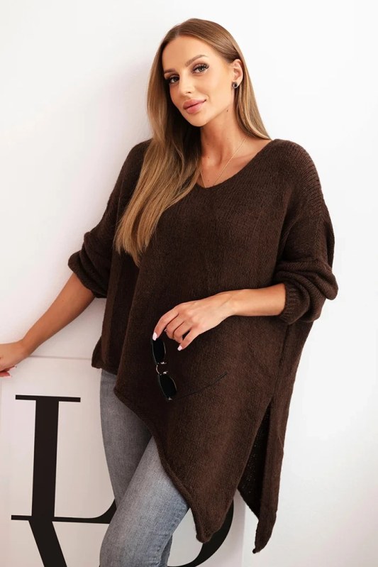 Svetr dámský vlněný asymetrický Plus Size s výstřihem do V hnědý