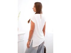 Elegantní dámská halenka s&nbsp;volánky a&nbsp;asymetrickým střihem ecru 3