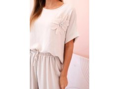 Dámský komplet z&nbsp;viskózy s&nbsp;ozdobným květem a&nbsp;širokými kalhotami tmavě béžová 3