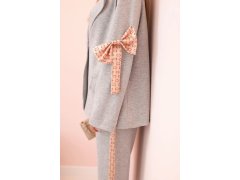 Dámský komplet s&nbsp;viskózou – sako s&nbsp;klopami a&nbsp;kalhoty s&nbsp;lampasem šedý 3