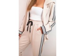 Dámská souprava s&nbsp;viskózou, lampasem a&nbsp;sportovním sakem béžová 3