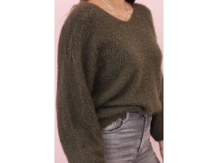 Dámský svetr z&nbsp;mohairu volného střihu s&nbsp;výstřihem do V khaki 2