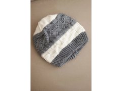 Dámská zimní čepice z vlny s ozdobným vzorem K446 ecru + šedá 2