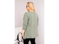 Dámská bavlněná blůza Plus Size s&nbsp;asymetrickým spodním lemem a&nbsp;výřezy khaki 2