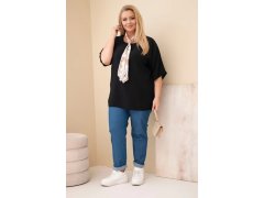 Dámská viskózová halenka Plus size s krátkým rukávem a ozdobným šátkem černá 1