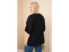 Dámská viskózová halenka Plus size s krátkým rukávem a ozdobným šátkem černá 2