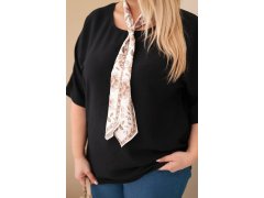Dámská viskózová halenka Plus size s krátkým rukávem a ozdobným šátkem černá 3