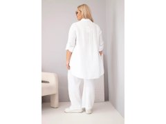 Dámský mušelínový komplet Plus Size s&nbsp;košilí zapínanou na knoflíky a&nbsp;kalhotami se širokými nohavicemi bílý 2