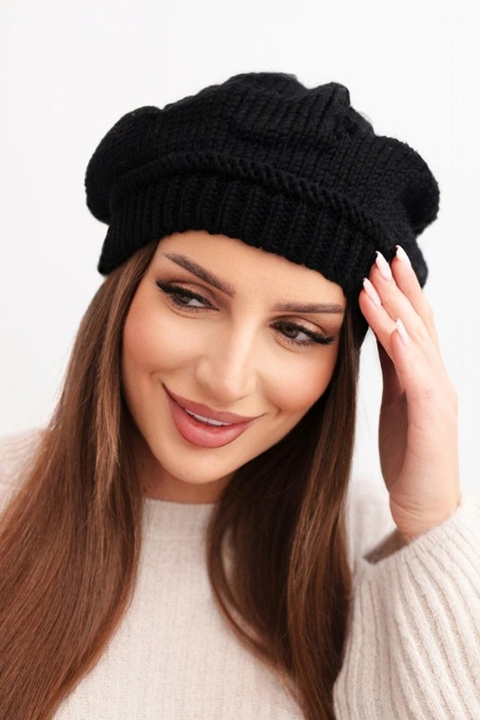 Dámská zimní čepice vlněná s ozdobnými krystalky K459 černá