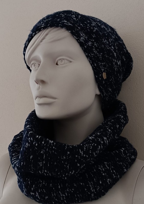 Dámský komplet čepice komínovou šálou Patrizia Tmavě modrá s bílou - Kamea - Dámské oblečení doplňky čepice, rukavice a šály