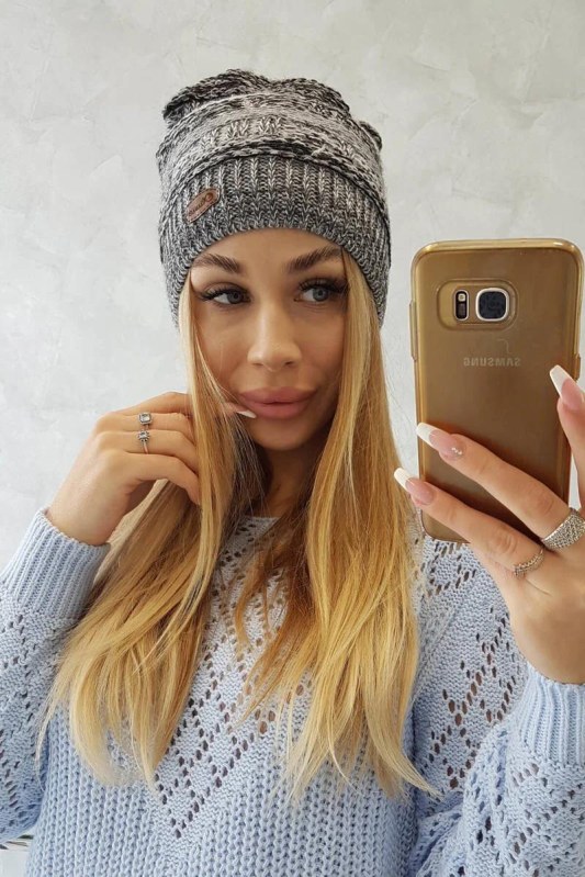 Čepice s&nbsp;fleecem Patrycja K254 černá+šedá - Dámské oblečení doplňky čepice, rukavice a&nbsp;šály