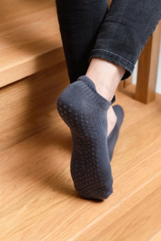 Polofroté dámské ponožky s protiskluzovou úpravou ABS 135 - Dámské oblečení doplňky ponožky