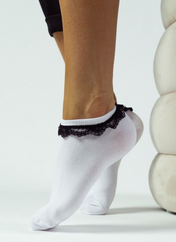 Dámské ponožky s krajkou Milena 941
