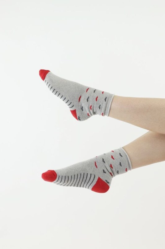 Thermo ponožky 83 šedé s červenou špicí - ponožky