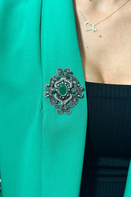 Brož XZ459-107 stříbrná + zelená - Dámské oblečení doplňky šperky