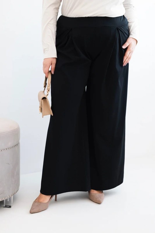 Dámské kalhoty Plus Size s širokými nohavicemi a skládaním černé