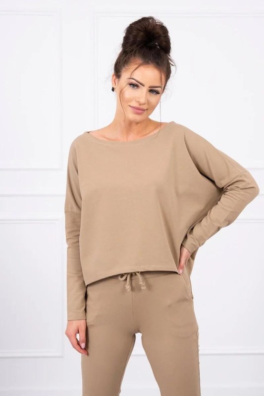 Souprava s oversize halenkou camel