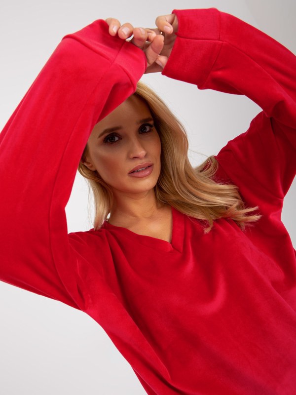 Červená hladká velurová halenka s výstřihem z RUE PARIS - Dámské oblečení košile a halenky