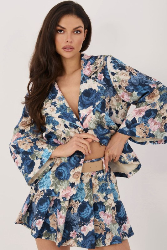 Kraťasy s sukňovou dolní částí s květinovým vzorem model 226221 Italy Moda