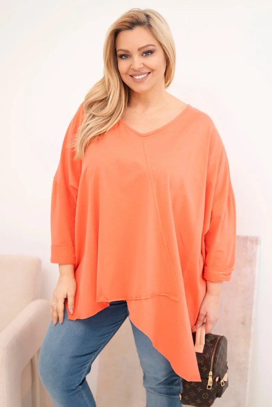 Dámská bavlněná blůza Plus Size s asymetrickým spodním lemem a V výstřihem meruňková