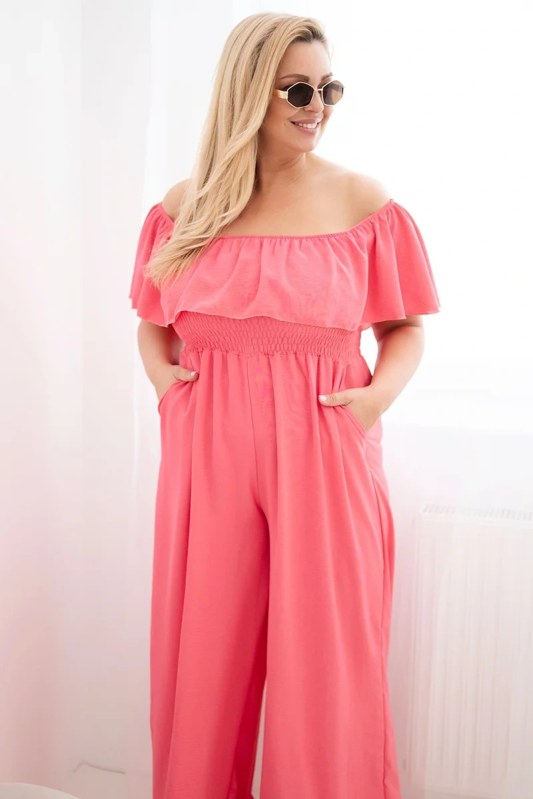 Dámský overal Plus Size s volánem a krátkým rukávem růžový
