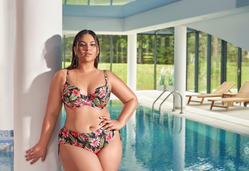 Plavková podprsenka Ava SK 218 Floral Maxi s plnými košíčky Plavková podprsenka Ava SK 218 Floral Maxi s plnými košíčky - Dámské oblečení plavky