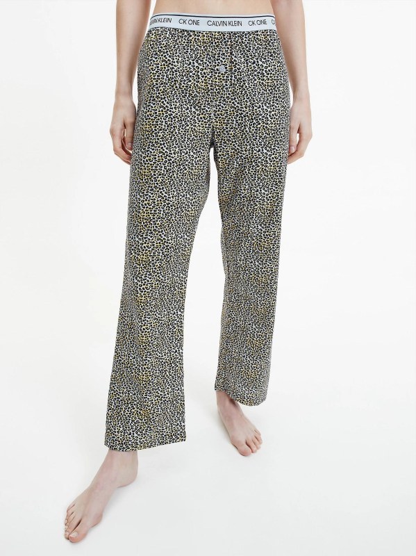 Dámské pyžamové kalhoty QS6433E - V4L Fialová se zvířecím vzorem - Calvin Klein - pyžama