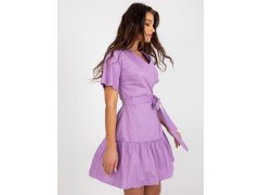 Světle fialové rozevláté šaty s volánem