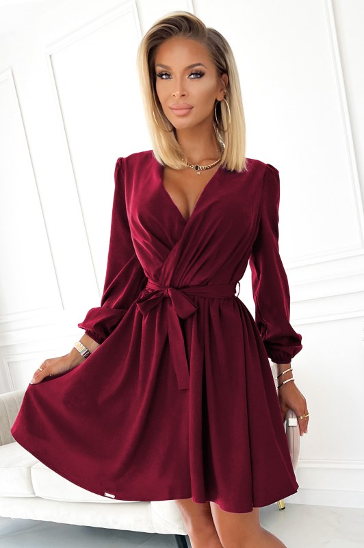 BINDY - Velmi žensky působící dámské šaty ve vínové bordó barvě s dekoltem 339-3 - Dámské oblečení šaty