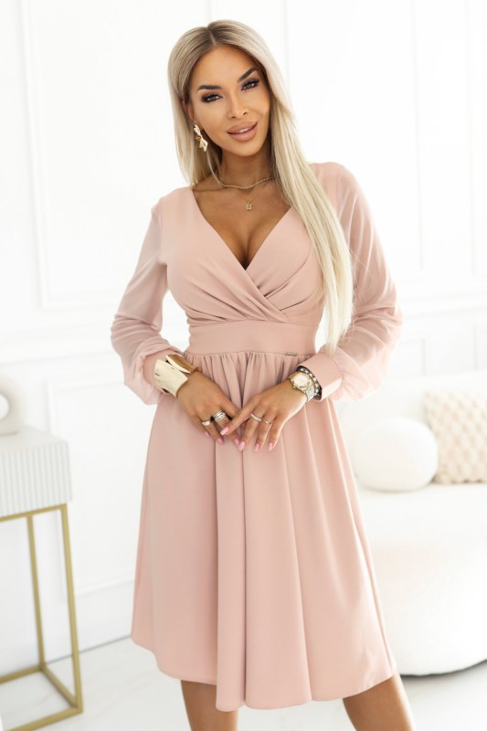 657-2 Elegantní midi šaty s&nbsp;obálkovým výstřihem a&nbsp;tylovými rukávy - béžové - Dámské oblečení šaty