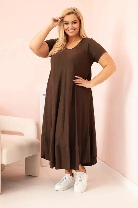 Dámské šaty plus size s krátkým rukávem a volánem z lehké viskózy hnědá