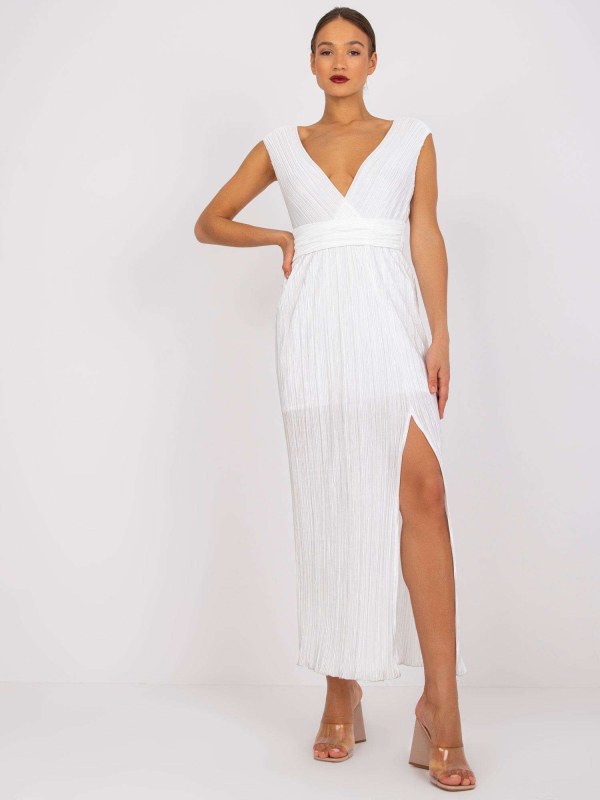 Bílé plisované večerní šaty značky Ewelina - Dámské oblečení šaty