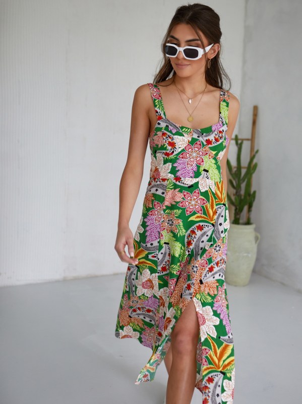Letní midi šaty se zelenými ramínky - Dámské oblečení šaty