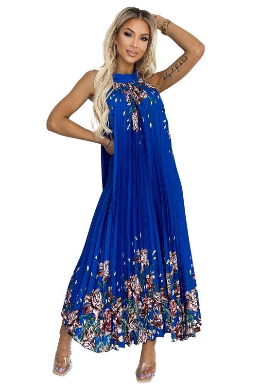 Plisované saténové maxi šaty Numoco ESTER - modré s květy - Dámské oblečení šaty