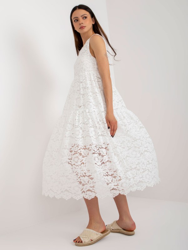 Bílé rozevláté šaty s volánkem OCH BELLA - Dámské oblečení šaty