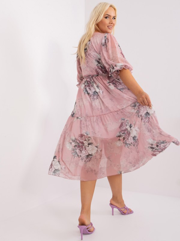 Růžové šaty velikosti plus s volánky - Dámské oblečení šaty